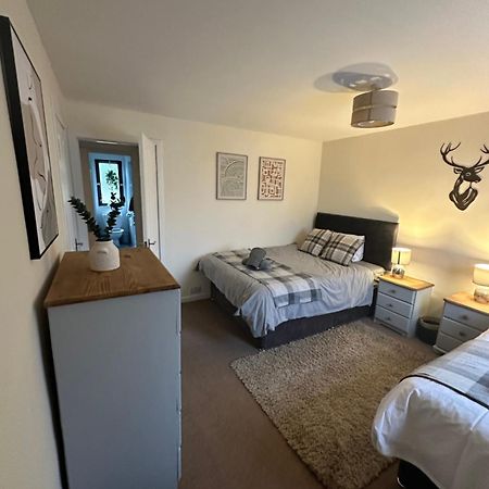 Spacious 3 Bedroom Flat Close To City Center Dalneigh エクステリア 写真