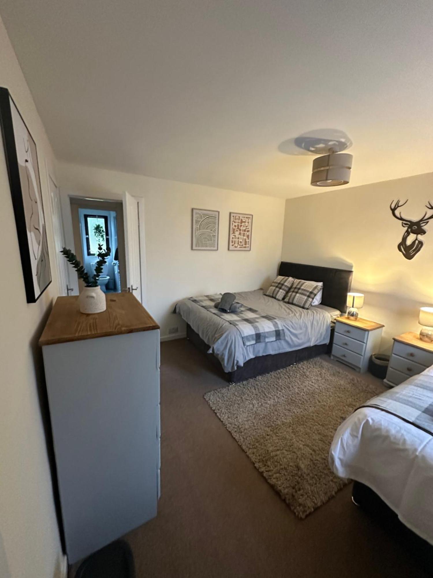 Spacious 3 Bedroom Flat Close To City Center Dalneigh エクステリア 写真