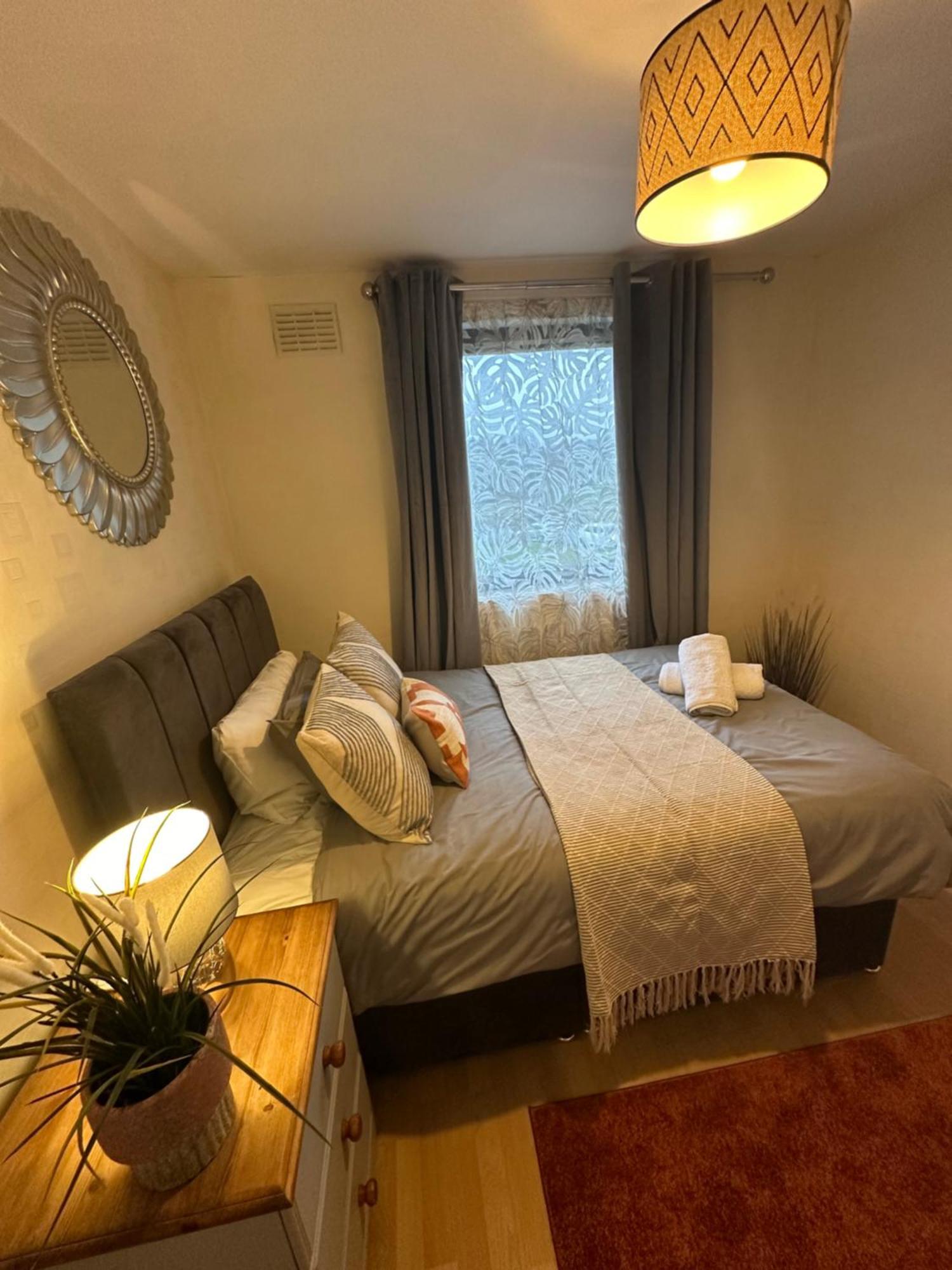 Spacious 3 Bedroom Flat Close To City Center Dalneigh エクステリア 写真