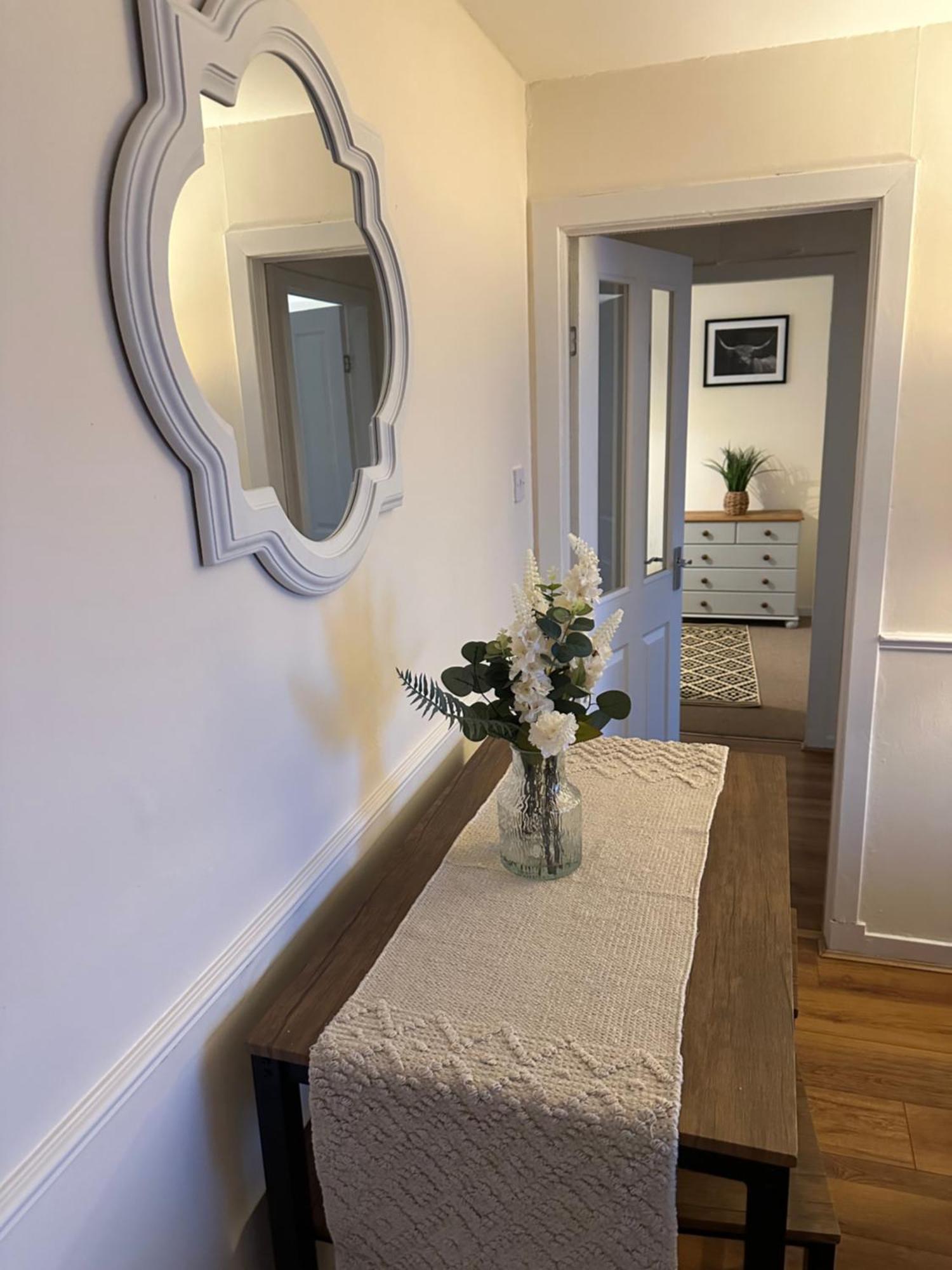 Spacious 3 Bedroom Flat Close To City Center Dalneigh エクステリア 写真