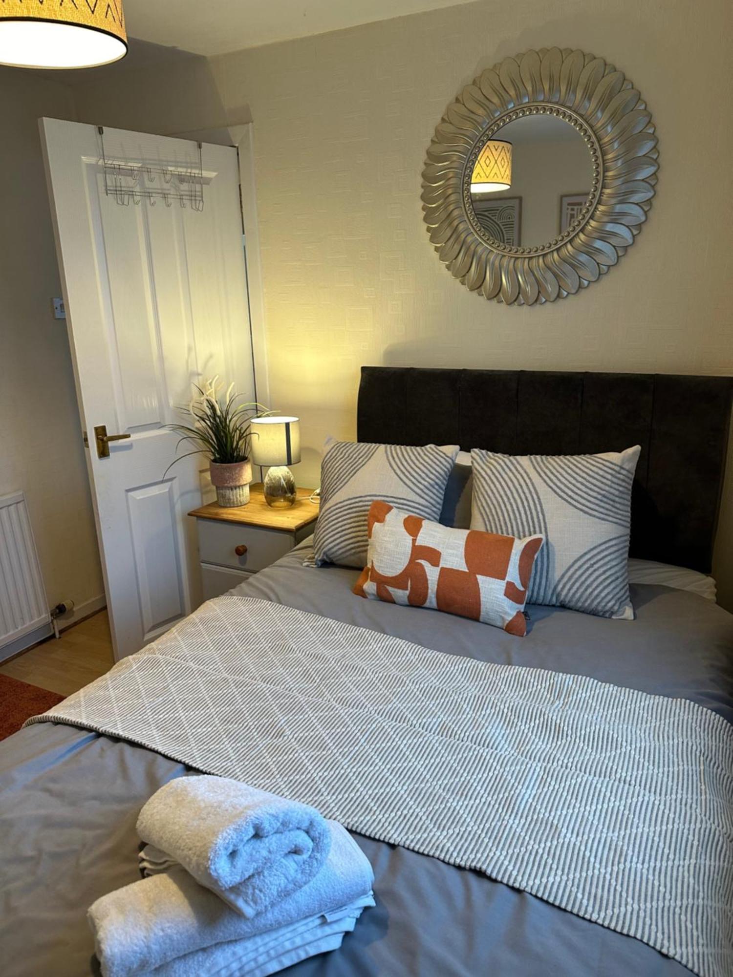 Spacious 3 Bedroom Flat Close To City Center Dalneigh エクステリア 写真